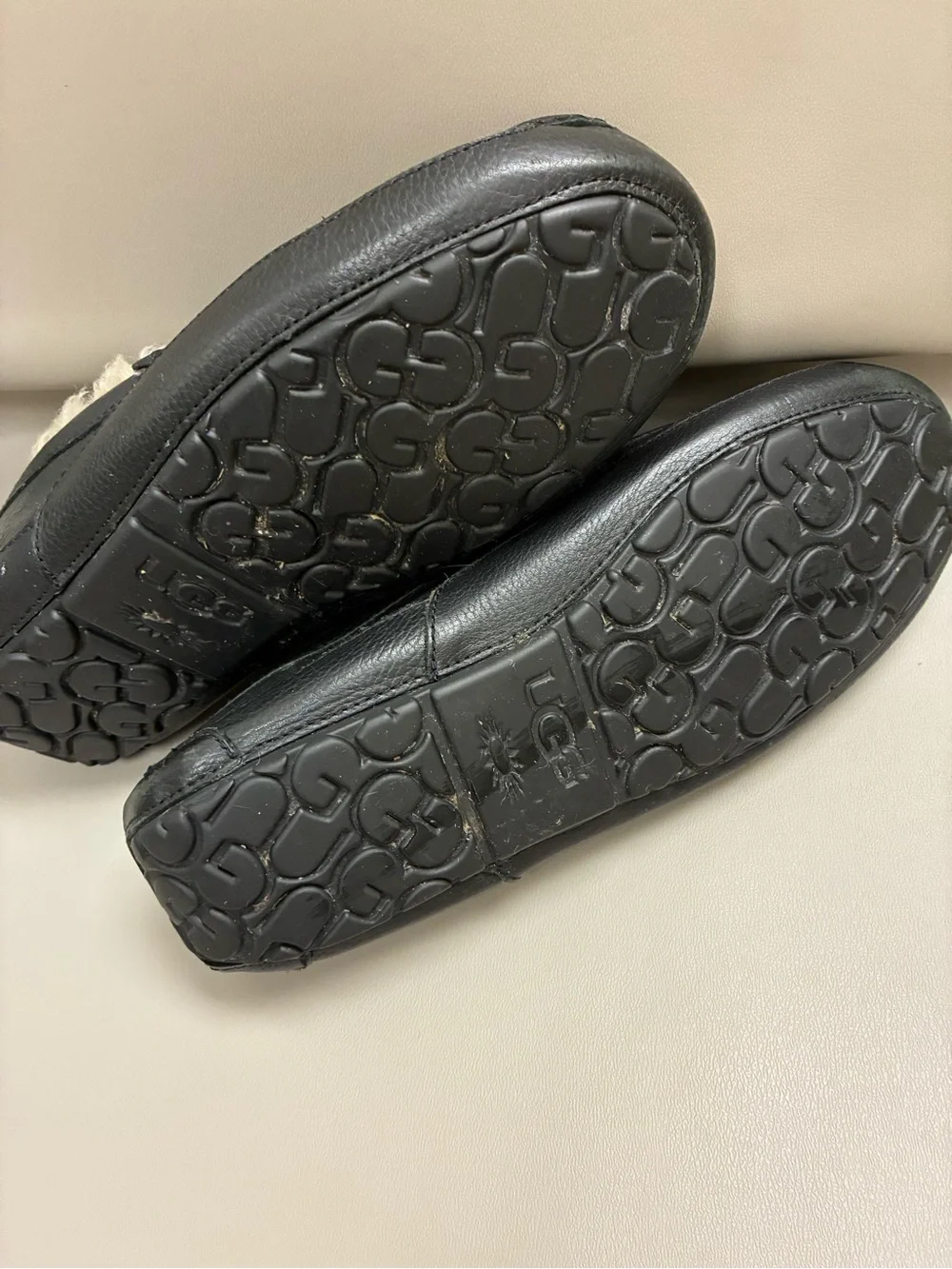 UGG Ascot Black Leather Slippers Men’s 13